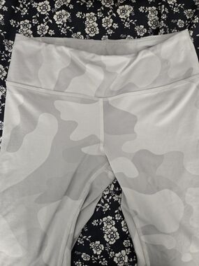 ALO Yoga  Gray Camo Leggings